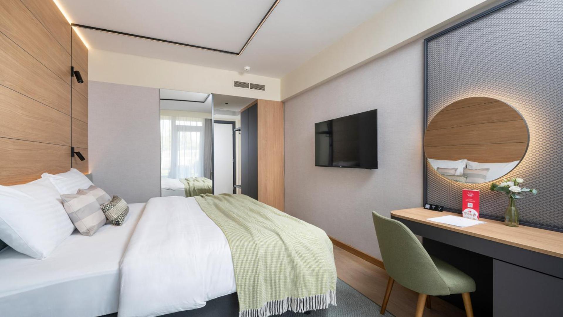 Hotel Pelegrin Plava Laguna (adults Only) 4*